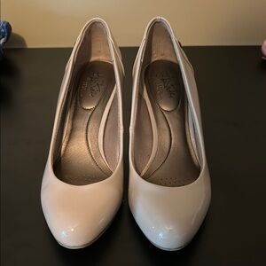 Elegant Cream Pumps